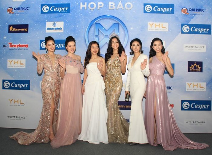 Dàn Hoa, Á hậu gợi cảm khoe sắc tại họp báo công bố Miss World Việt Nam