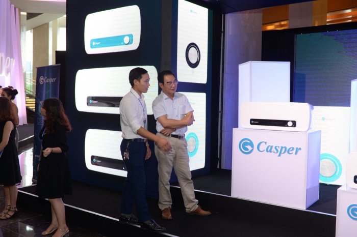 Mua máy nước nóng Casper gián tiếp hay trực tiếp? Chuyên gia nói gì?