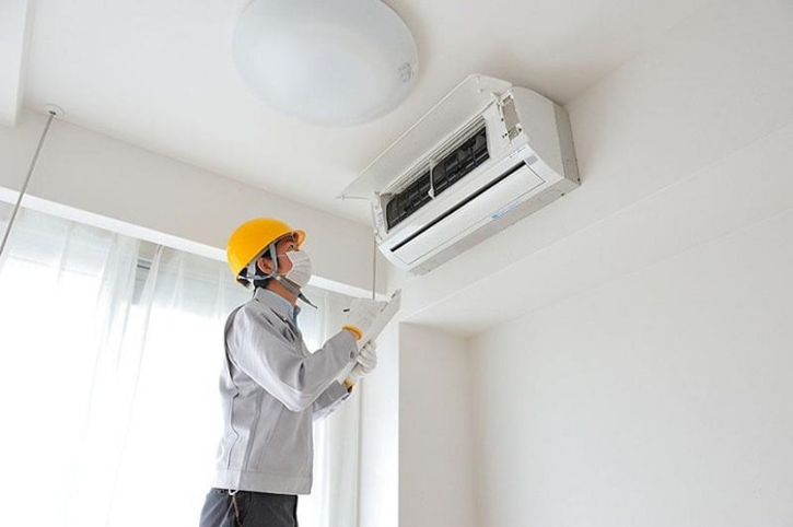 Bạn nên kiểm tra và vệ sinh định kỳ 6 tháng/lần để hạn chế các tác nhân gây ra tình trạng tắc nghẽn đường ống vệ sinh xả nước